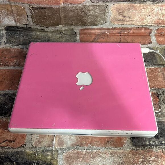 VTG Apple iBook Laptop- TURNS ON Only when plugged in - Picture 1 of 6